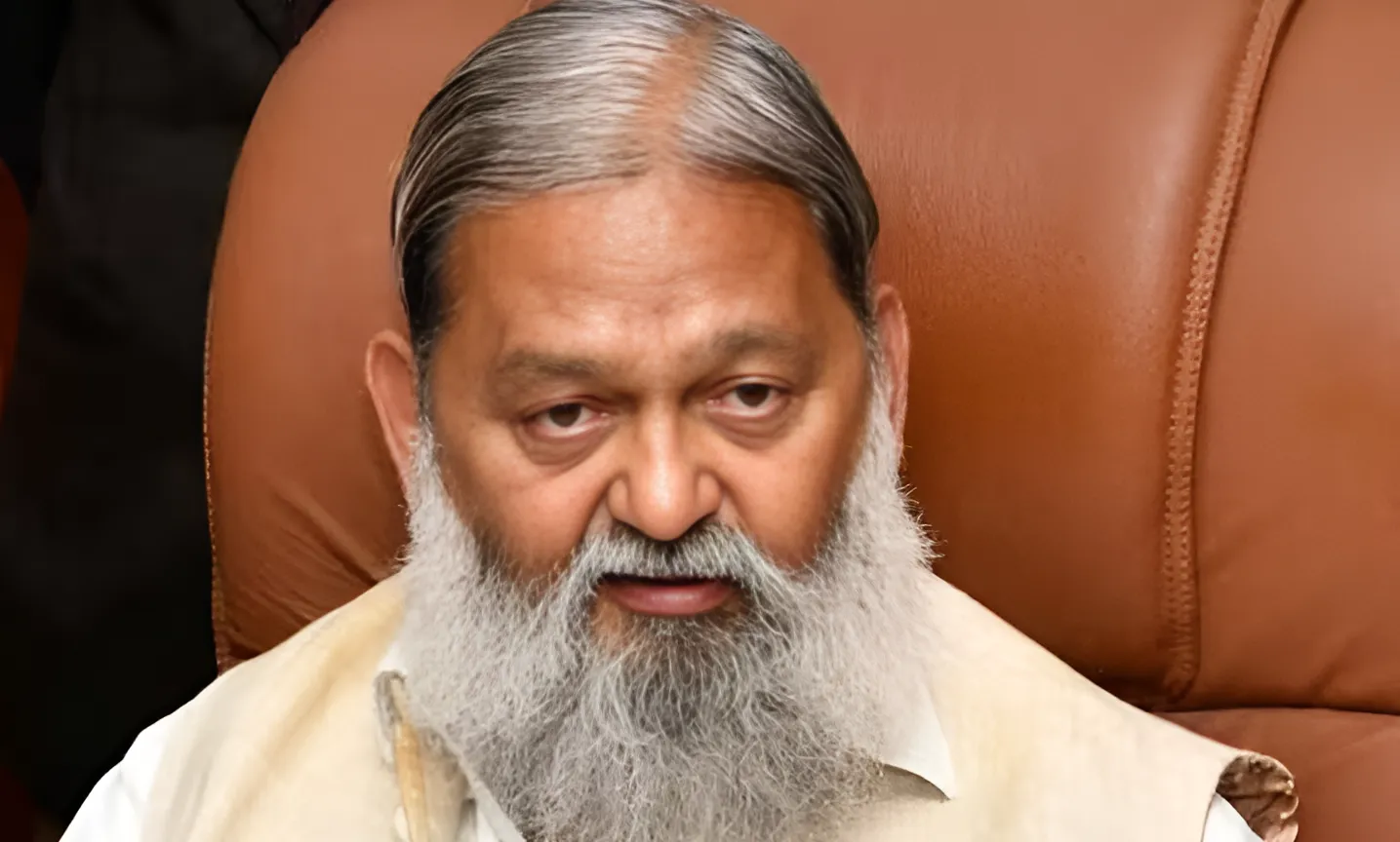 'तुमने अपने आपको यहां का मालिक समझ लिया'..,सिविल अस्पताल में अव्यवस्थाओं को देख भड़के विज, स्टाफ को लगाई कड़ी फटकार